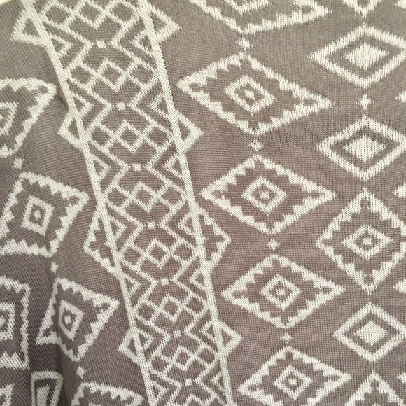 Skies Are Blue | Gray Aztec Sweater - Picture 3 of 7